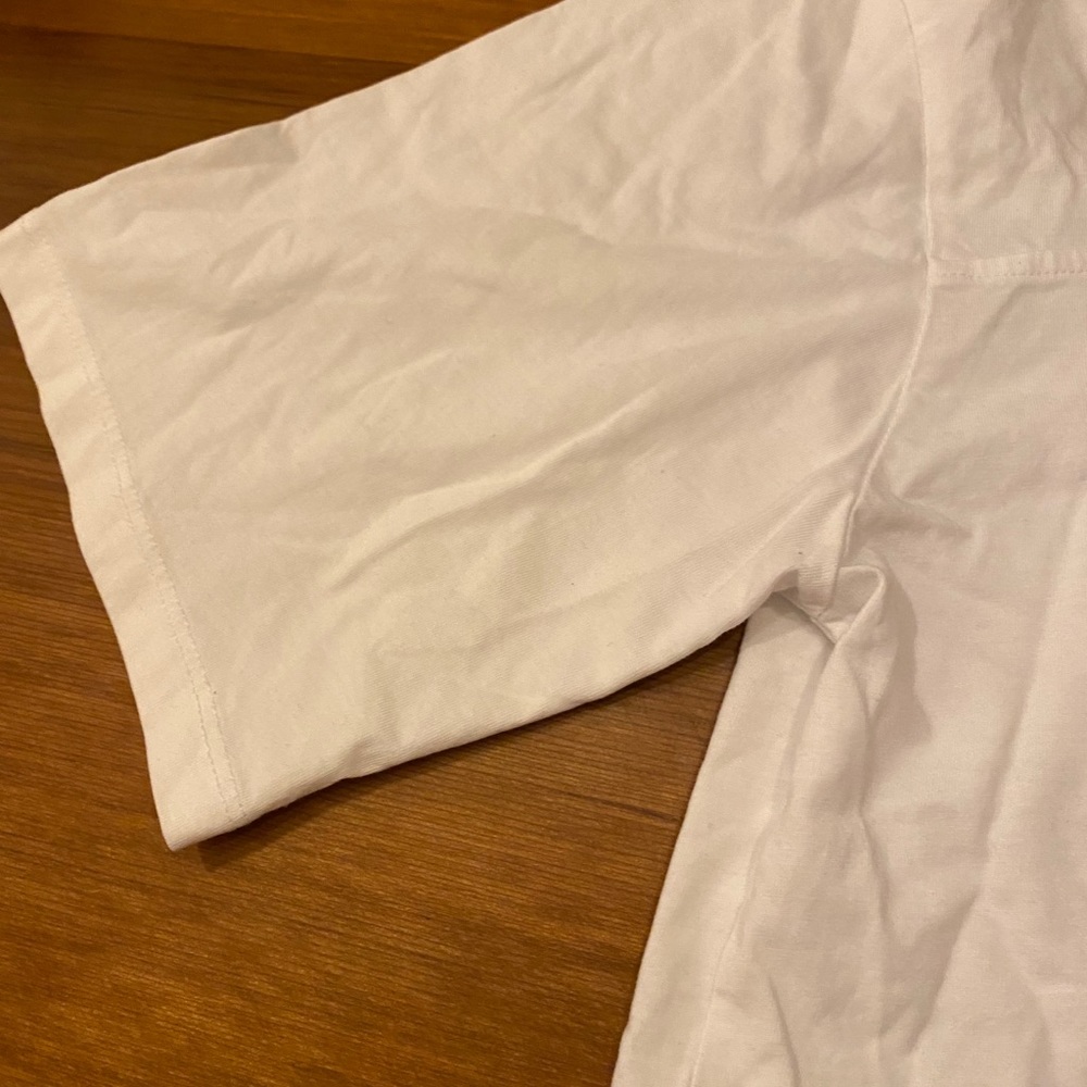 a crop t-shirt top .